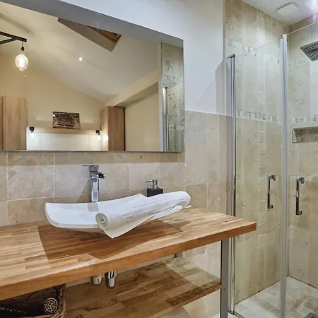 Apartmán Sublime In The Heart Of 10 People Fbmar5